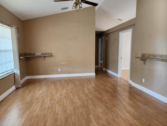 Foto del edificio - 2153 Royal Poinciana Blvd