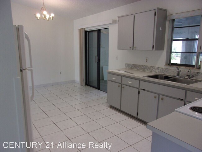 Building Photo - 3 br, 2 bath House - 2261 Maximilian Avenue