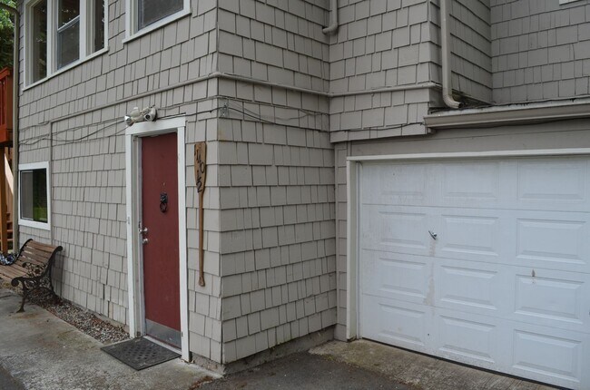 Foto del edificio - 1140 Shorewood Dr