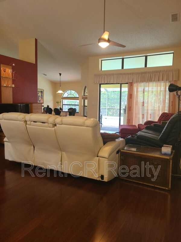 Foto del edificio - 4953 Deer Lodge Rd