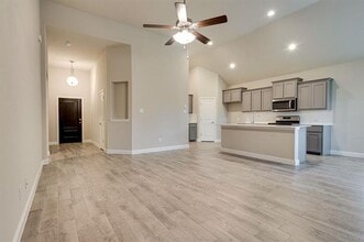 Building Photo - 509 Hogan Dr