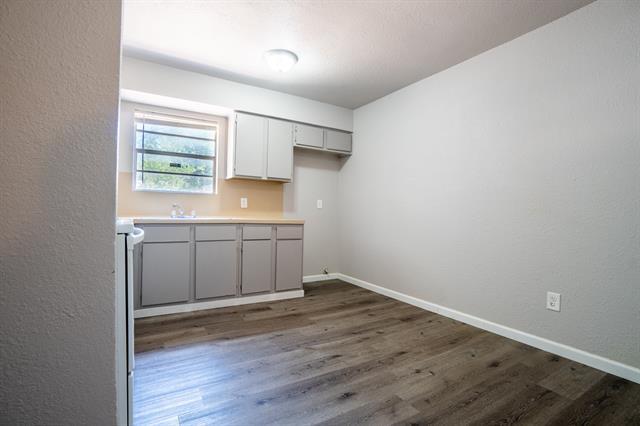 Building Photo - 844 NW Summercrest Blvd