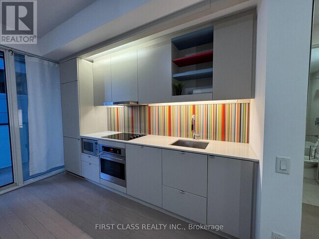 Building Photo - 101 Peter St