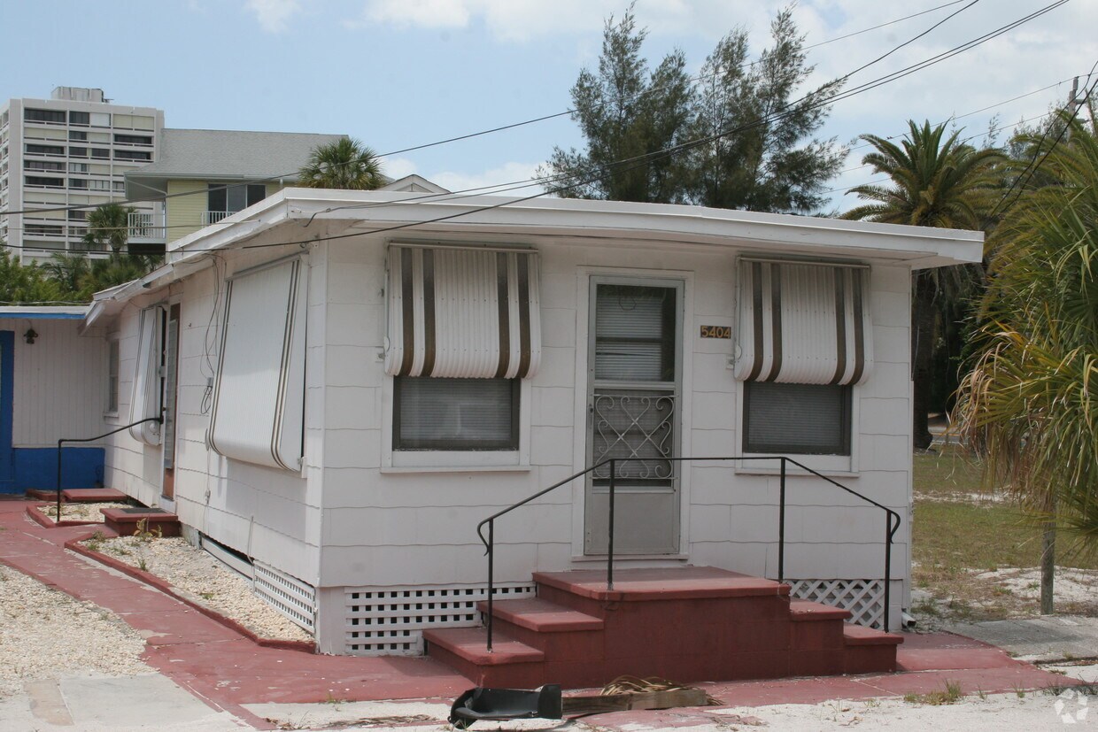 Primary Photo - 5404 Calle de la Siesta