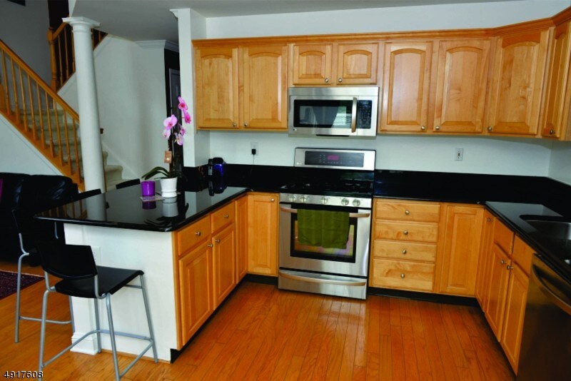 Primary Photo - 18 Dorchester Dr