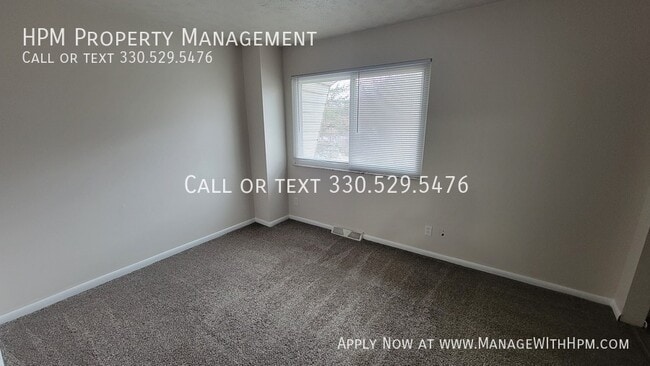 Foto del edificio - CALL 330-529-5476 TO SCHEDULE A SHOWING! -...