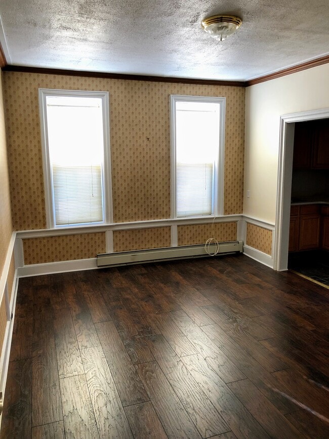 Building Photo - 1457 Dahill Rd