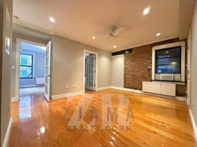 Foto principal - 3 bedroom in BROOKLYN NY 11201