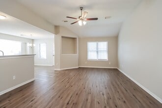 Building Photo - 906 Wisdom Dr Building Photo - 906 Wisdom Dr