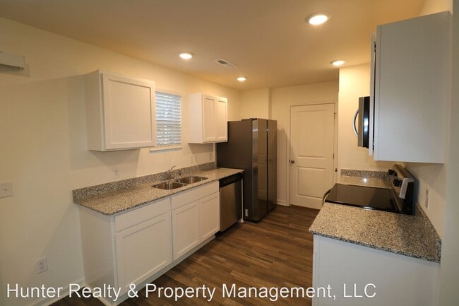 Building Photo - 3 br, 2.5 bath House - 757 Whitney Rd