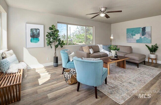 Foto del edificio - 4 Bed 2 Bath in Boise!