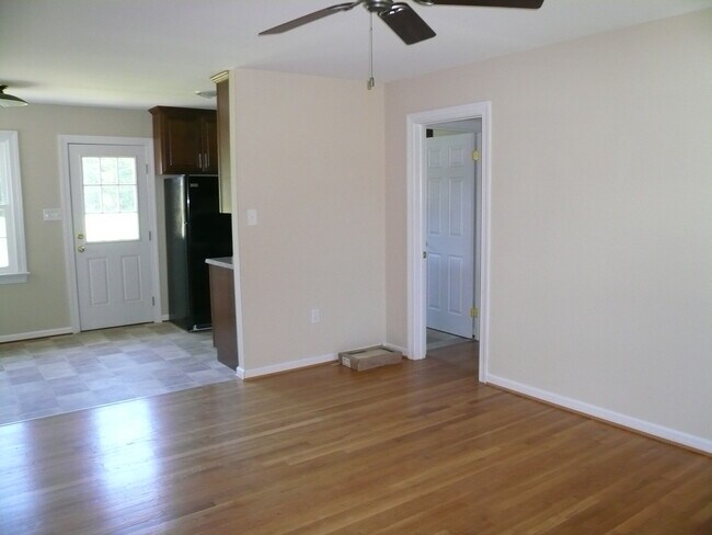 Foto del edificio - 7339 Griffin Rd