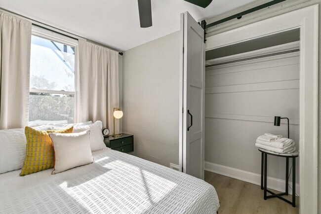 Building Photo - 1073 N Downing St