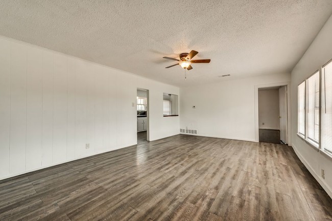 Building Photo - 1429 Forest Lane