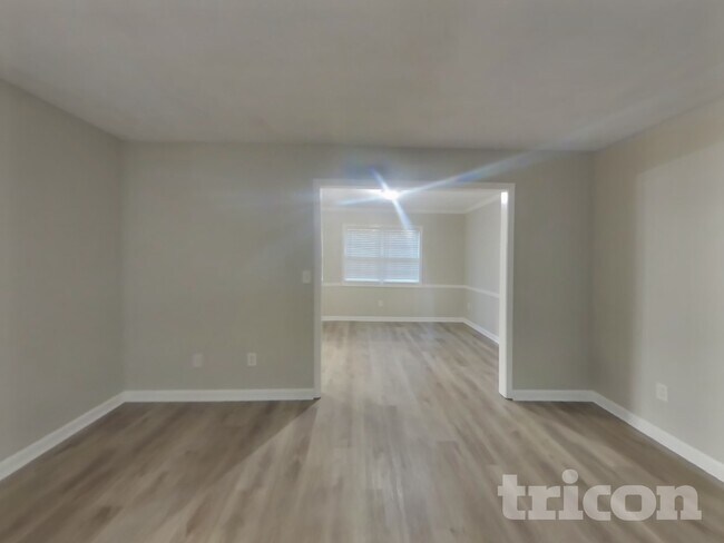 Building Photo - 3845 Forsythia Way