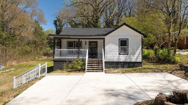 Building Photo - 665 S Eugenia Pl NW