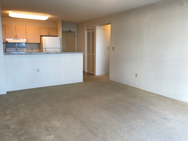 Foto del edificio - Partly Furnished 2-Bedroom 2-Bath with 2-Parking @ Holomua-recent 2013 Building close to Waikiki ...