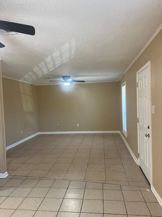 Foto del edificio - NEW ON MARKET  BREAUX BRIDGE!