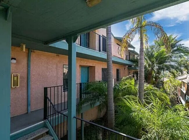 Foto del edificio - 552 Canyon Dr