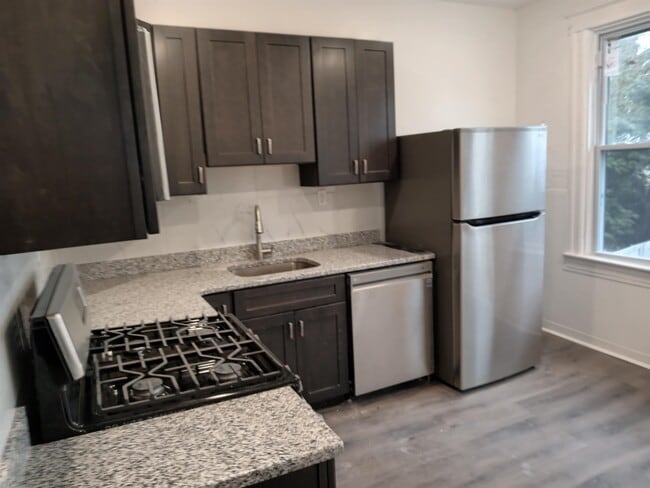 Building Photo - 236 Cator Ave