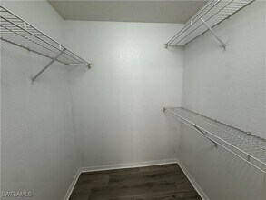 Building Photo - 11521 Villa Grand