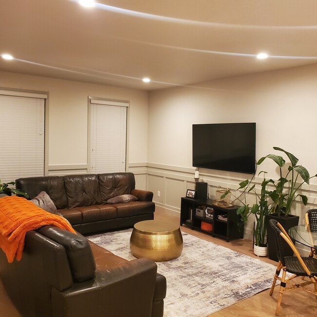 Sala de estar - 261 E Ellen Ln