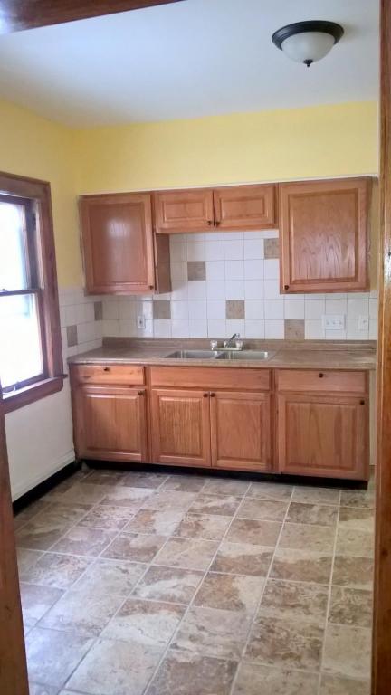 Building Photo - 3965 E 140th St