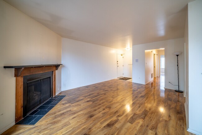 Foto del edificio - 7020 Barrington Ct