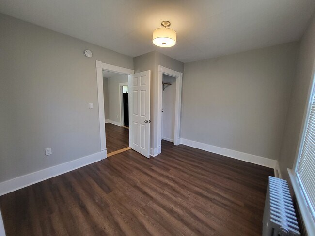 Foto del edificio - 358 Poquonnock Rd