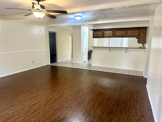 Building Photo - 6635 Bridgegate Dr
