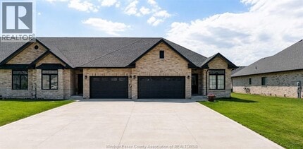 Building Photo - 269 Livingstone Cres