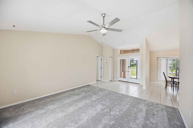 Building Photo - "Spacious 3-Bedroom Retreat with 2 Full Baths in Rotonda West Pinehurst!"