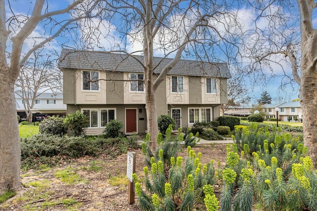 Foto del edificio - Old Piedmont Townhome