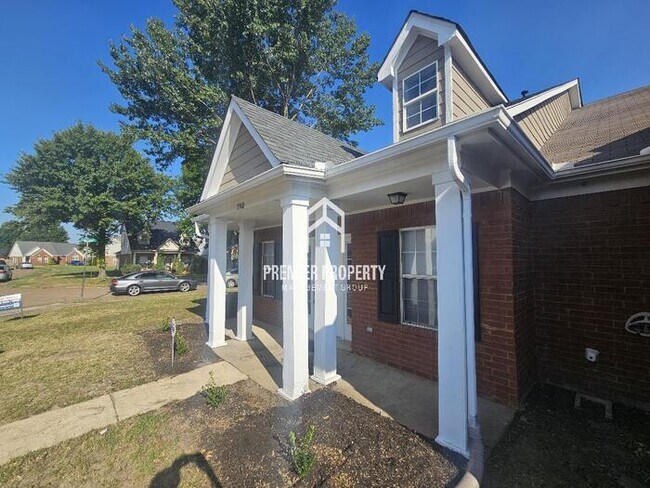 Building Photo - 7760 Lipscomb Dr