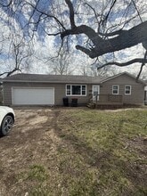 Building Photo - 732 E Culton St