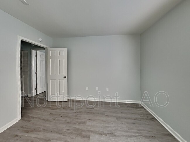 Building Photo - 2185 Glenwood Ave SE