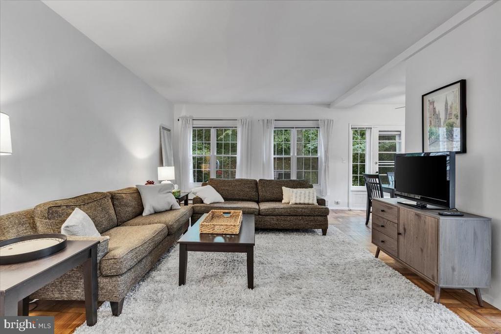 Foto principal - 1132 Valley Dr