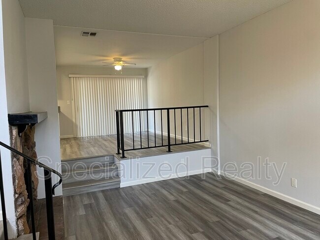 Foto del edificio - 13901 Sayre St