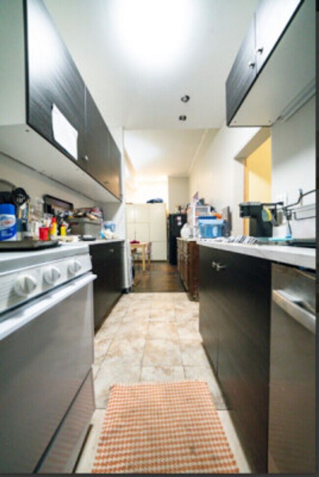 Building Photo - FENWAY 4 bed 2 bath - 9/1/26