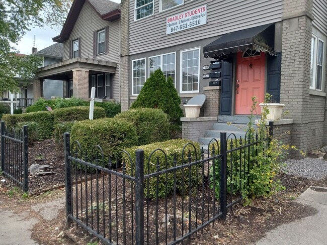 Building Photo - 1509 Main St