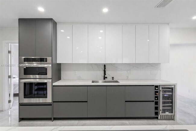 Foto del edificio - 8014 NW 101st Ave