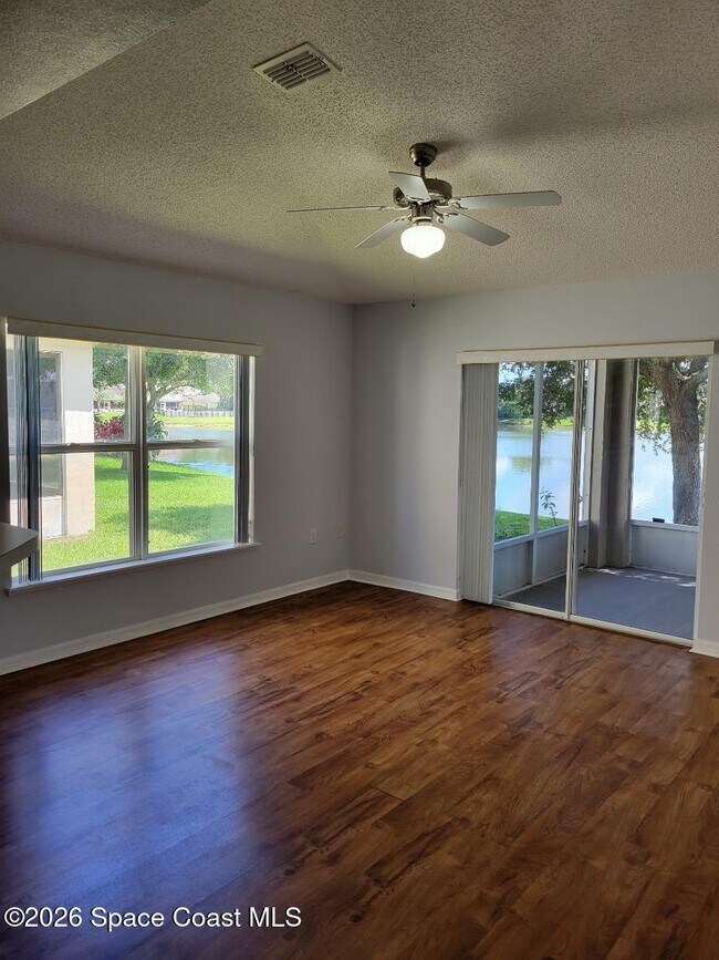 Building Photo - 1832 Sorento Cir