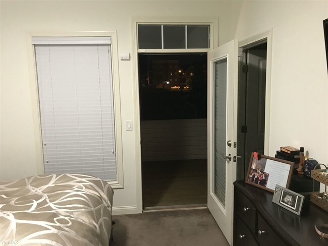 Foto del edificio - 211 E Rochelle St
