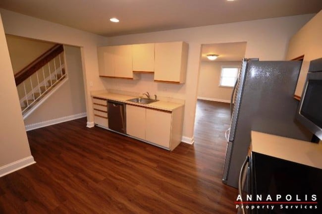 Building Photo - 399 Carronade Way