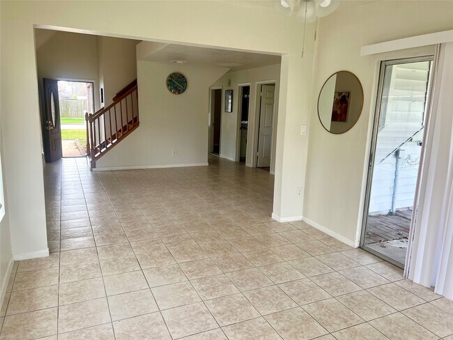 Foto del edificio - 11527 Chickwood Dr