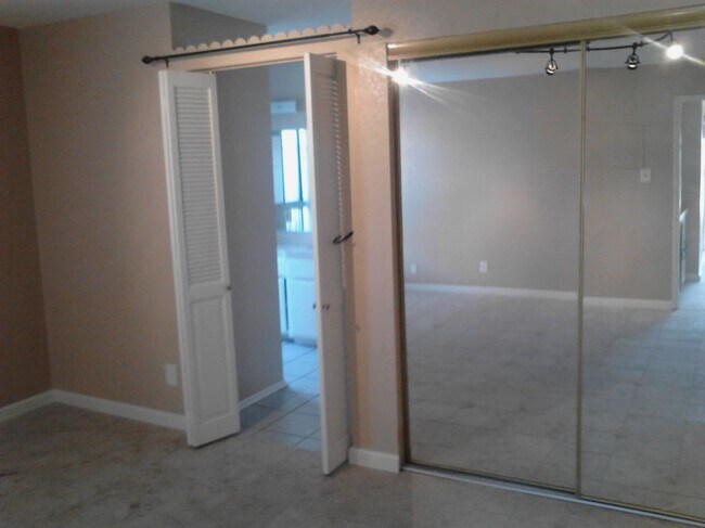 Building Photo - 101 W Olive Ave