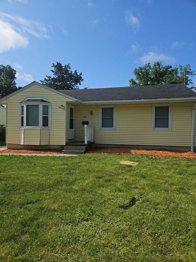 Foto principal - Cozy Des Moines Home with Covered Patio & ...