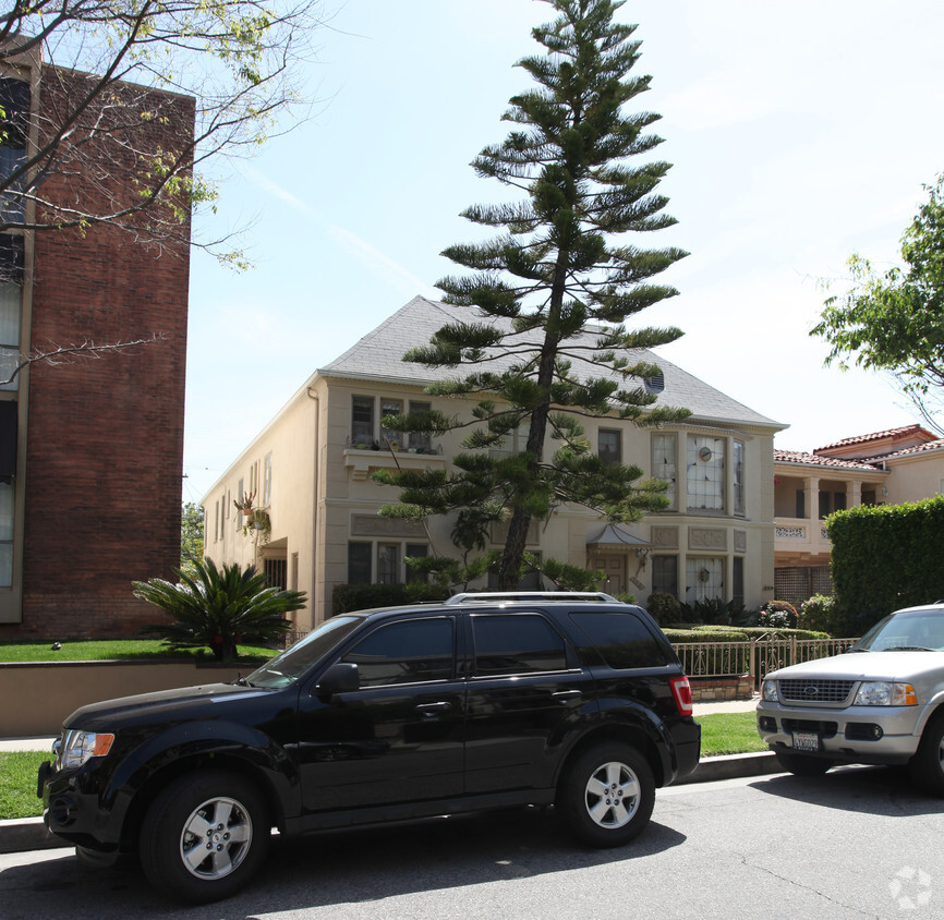Foto del edificio - 352-354 S Reeves Dr