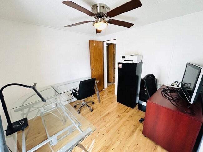 Foto del edificio - 6522 Dakota St