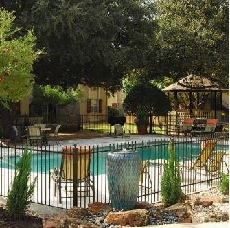 Building Photo - 1325 Tennis Dr